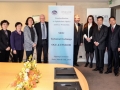 国家眼镜玻搪质检中心与依视路集团在巴黎签订战略合作框架协议