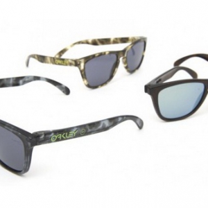 fragment design  Oakley Frogskins ̫۾